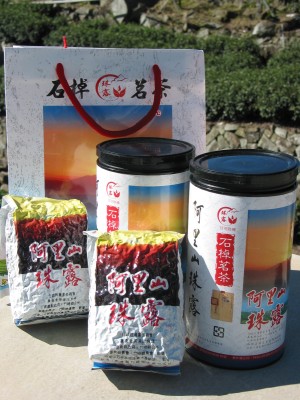 <i>阿里山珠露茶</i><<font color=black>炭焙烏龍茶</font>>*300g(半斤)